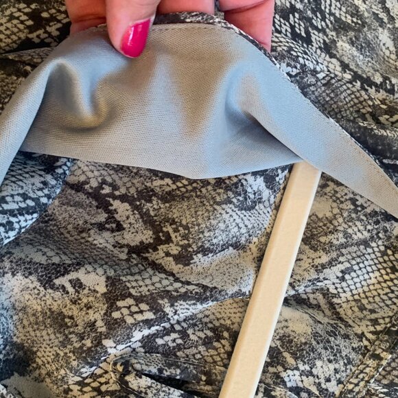 HYFVE Dress Snake Skin with cute tie long sleeve size S - Picture 3 of 7